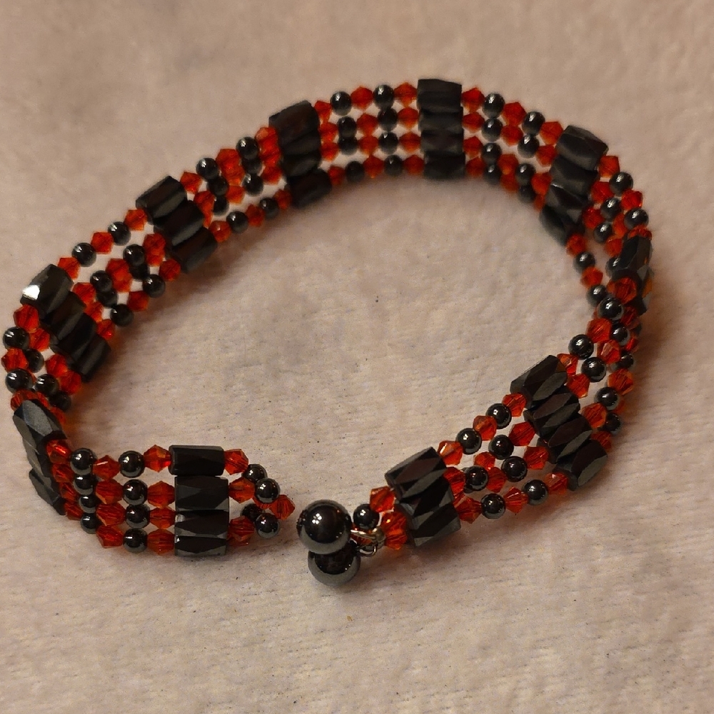 Elegant Black and Red Crytal Beaded Magnetic Bracelet
